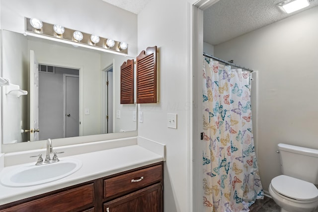 3124 Hillrose Dr, Hilliard, OH 43026 - bathroom featuring vanity, a textured ceiling, and a shower with curtain
