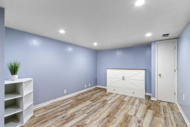 3124 Hillrose Dr, Hilliard, OH 43026 - empty room featuring wood finished floors and recessed lighting