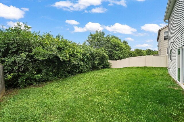 1364 Robinof Dr, Grove City, OH 43123 - view of yard