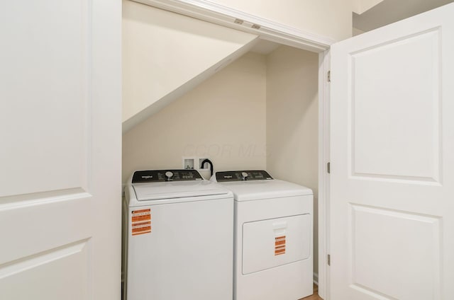605 Frebis Ave, Columbus, OH 43206 - laundry area with washer and clothes dryer
