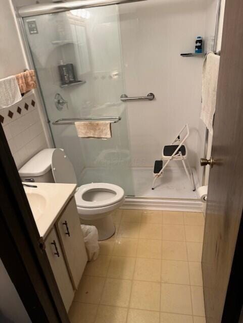 3841 Queen Anne Pl Unit A29, Grove City, OH 43123 - full bathroom with vanity and a shower stall