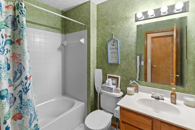 168 Thornapple Trl, Delaware, OH 43015 - bathroom with vanity and shower / tub combo with curtain