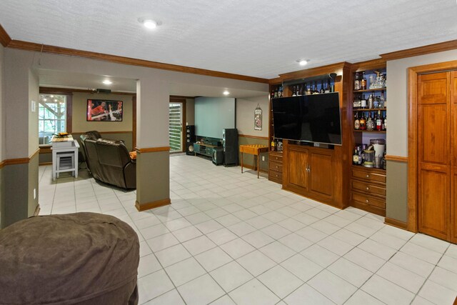 168 Thornapple Trl, Delaware, OH 43015 - living area with ornamental molding and recessed lighting