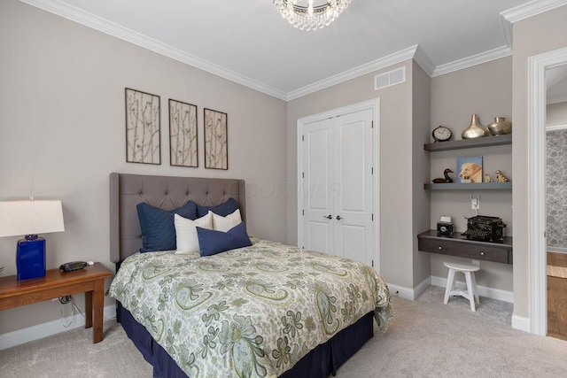3017 Highland Woods Blvd, New Albany, OH 43054 - bedroom with carpet floors, crown molding, and a closet