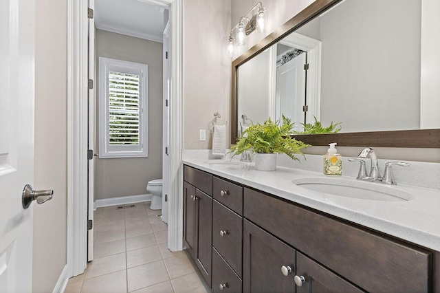 3017 Highland Woods Blvd, New Albany, OH 43054 - full bath featuring double vanity, tile patterned floors, and crown molding