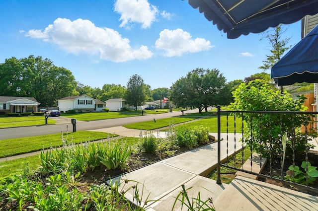 1574 River Bend Rd, Columbus, OH 43223 - view of patio / terrace featuring a residential view