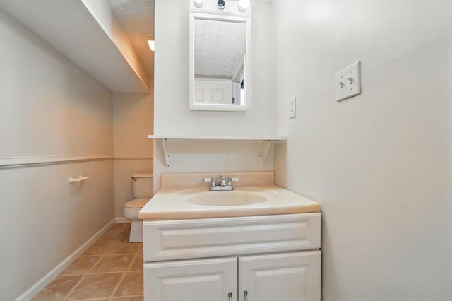 1574 River Bend Rd, Columbus, OH 43223 - bathroom featuring vanity and tile patterned flooring