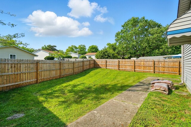 1574 River Bend Rd, Columbus, OH 43223 - view of fenced backyard