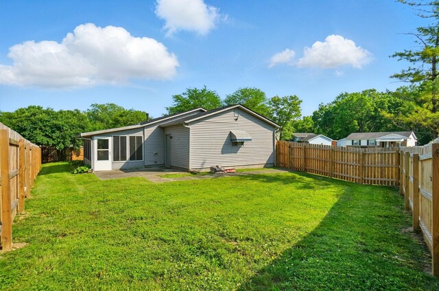 1574 River Bend Rd, Columbus, OH 43223 - rear view of property with a fenced backyard