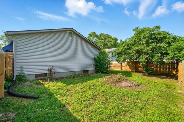 1574 River Bend Rd, Columbus, OH 43223 - view of property exterior featuring a fenced backyard