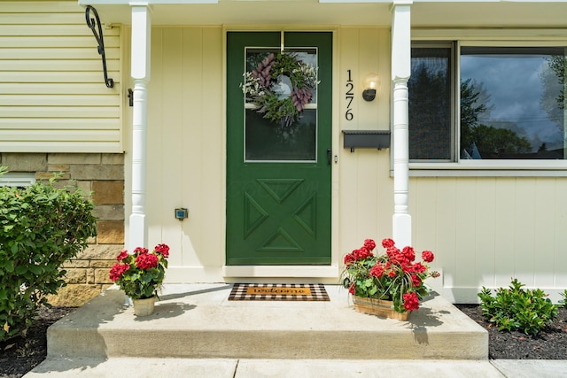 1276 Bryson Rd, Columbus, OH 43224 - property entrance with a porch