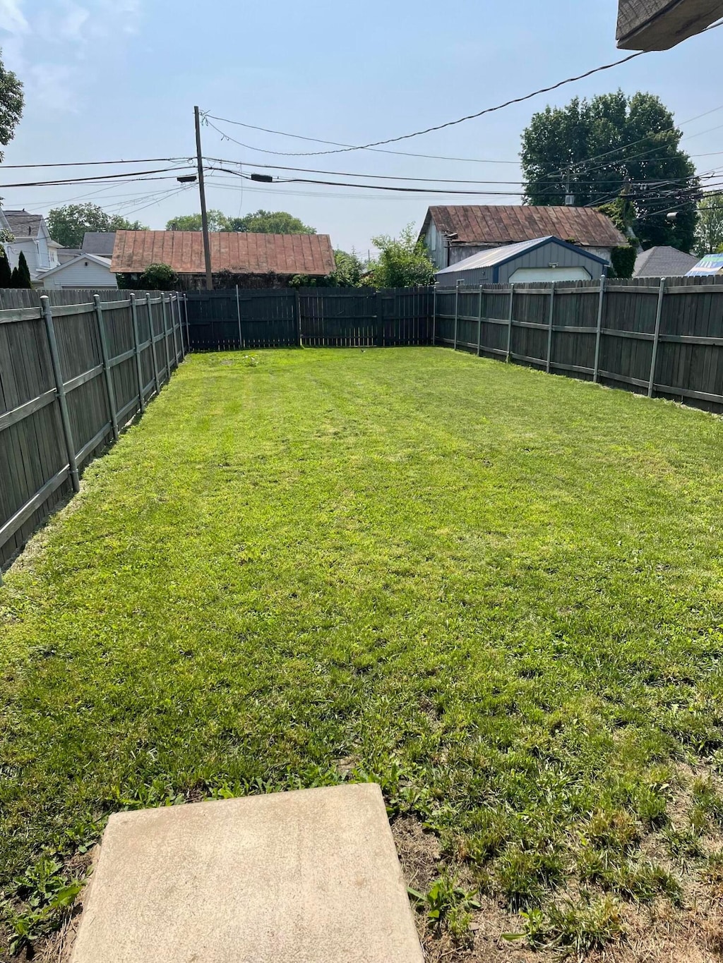 212 S Pickaway St, Circleville, OH 43113 - view of fenced backyard