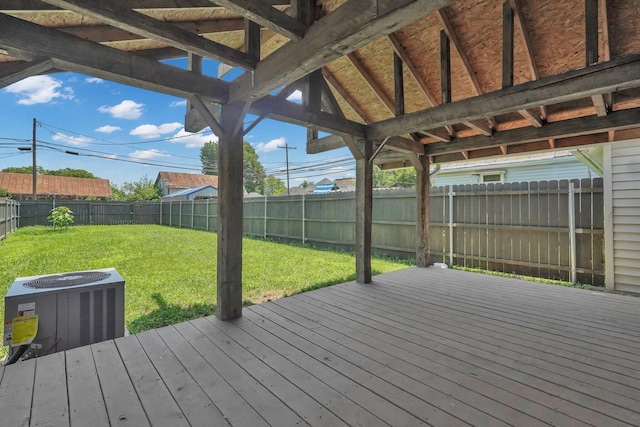 212 S Pickaway St, Circleville, OH 43113 - deck with a fenced backyard