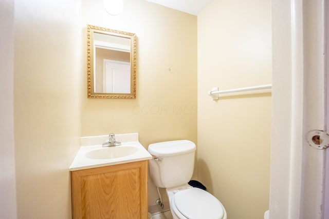 83 Tarryton Ct W, Columbus, OH 43228 - half bathroom with toilet and vanity