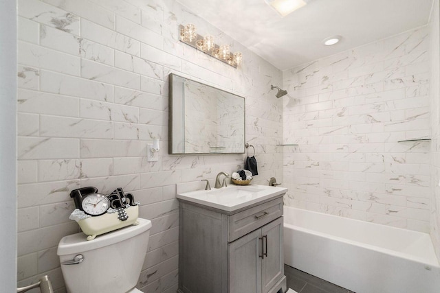 670-672 E Jenkins Ave, Columbus, OH 43207 - full bath featuring vanity, shower / washtub combination, and tile walls