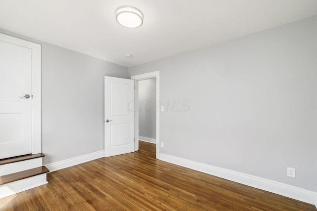 670-672 E Jenkins Ave, Columbus, OH 43207 - spare room featuring baseboards and wood finished floors