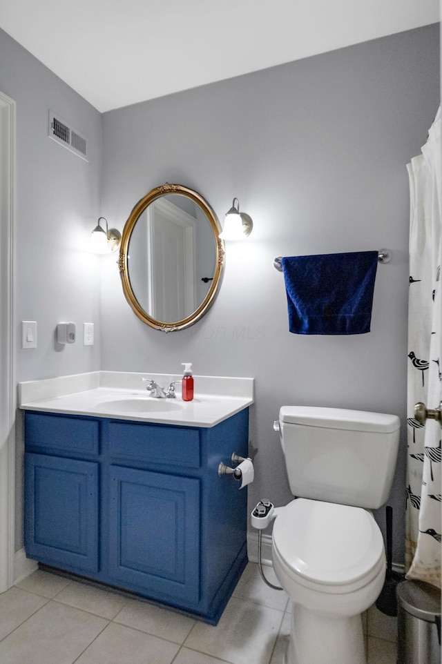 3917 Tarrington Ln, Columbus, OH 43220 - full bath featuring vanity and toilet