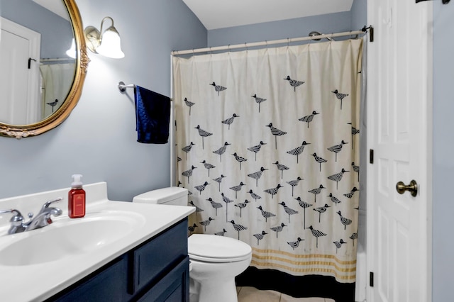 3917 Tarrington Ln, Columbus, OH 43220 - bathroom with vanity and shower / bath combination with curtain