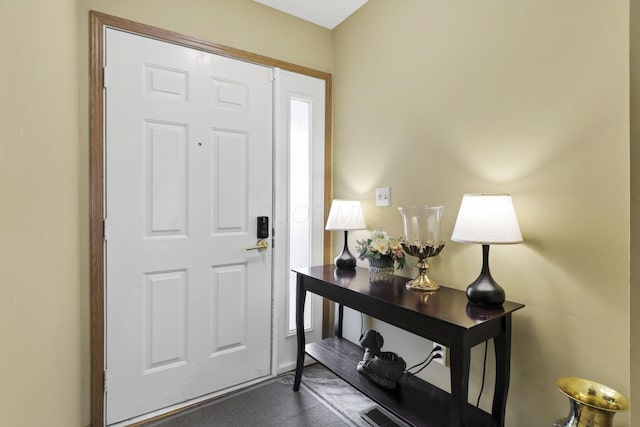 1104 Arbor Oaks Ln, Galloway, OH 43119 - view of foyer entrance