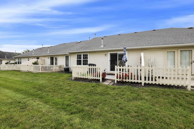 1104 Arbor Oaks Ln, Galloway, OH 43119 - rear view of house with roof with shingles