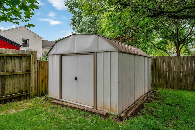 1344 Bluffton Ct, Columbus, OH 43228 - view of shed featuring a fenced backyard