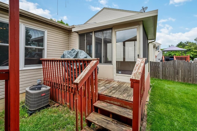 1344 Bluffton Ct, Columbus, OH 43228 - deck with a sunroom