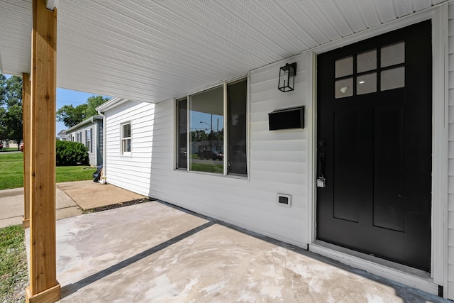 540 Mohawk Dr, Lancaster, OH 43130 - entrance to property with a patio
