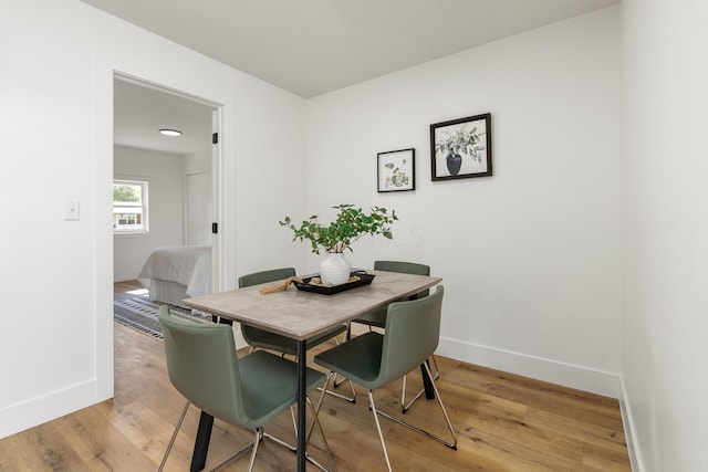 540 Mohawk Dr, Lancaster, OH 43130 - dining room with light wood-style flooring and baseboards