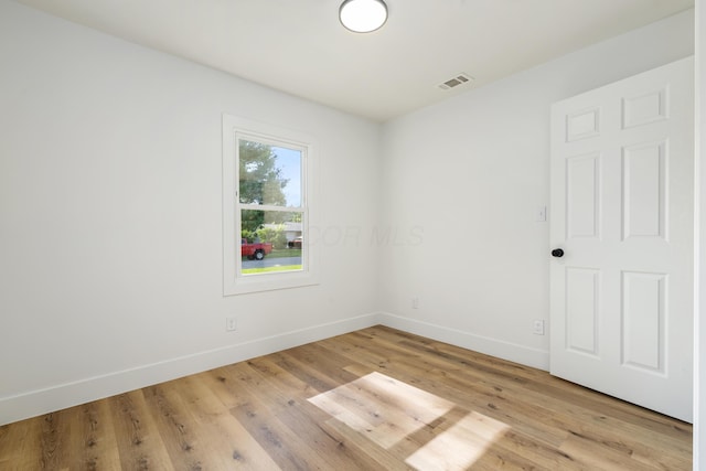540 Mohawk Dr, Lancaster, OH 43130 - empty room featuring baseboards and light wood finished floors