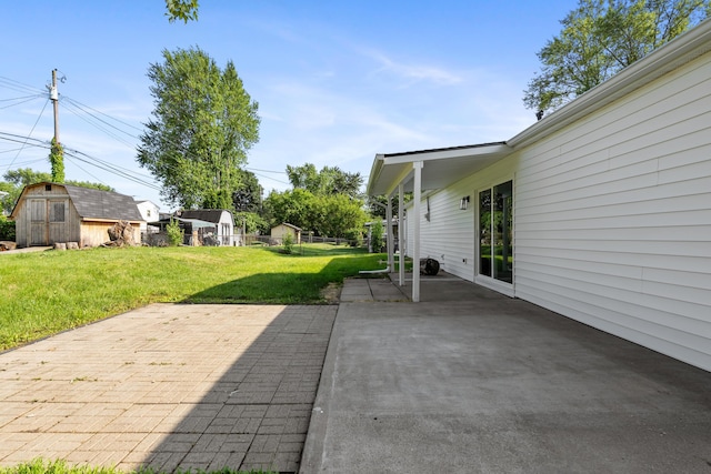 540 Mohawk Dr, Lancaster, OH 43130 - view of patio featuring a storage shed