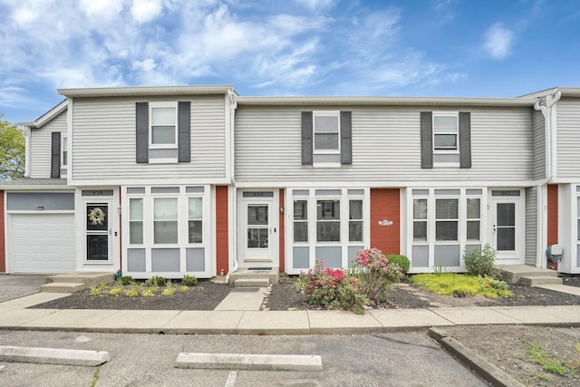 840 Pine Way Dr Unit D2, Columbus, OH 43085 - view of front of property featuring uncovered parking