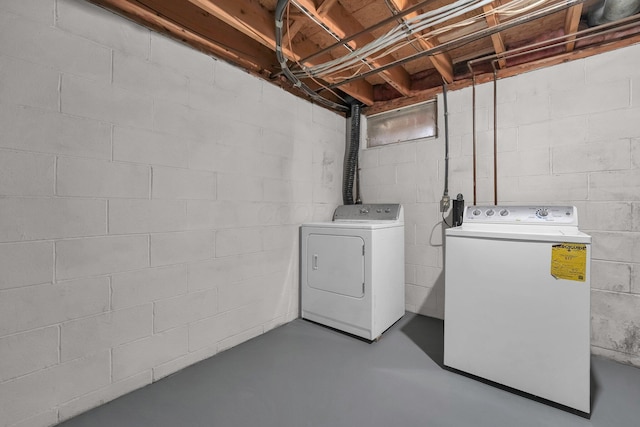 840 Pine Way Dr Unit D2, Columbus, OH 43085 - washroom with washer and clothes dryer