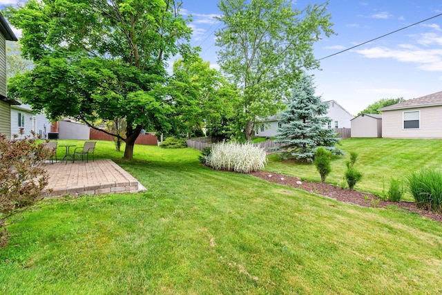 8621 Renford Ct, Powell, OH 43065 - view of yard with a patio area