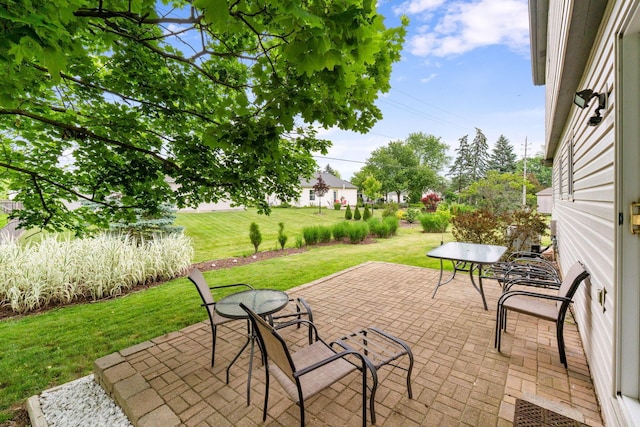 8621 Renford Ct, Powell, OH 43065 - view of patio / terrace