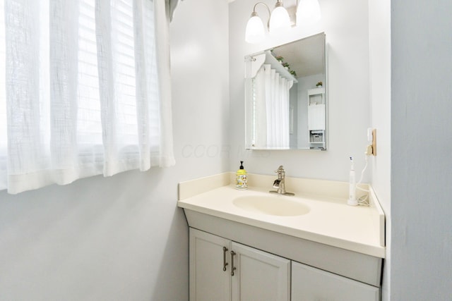 8621 Renford Ct, Powell, OH 43065 - bathroom with vanity