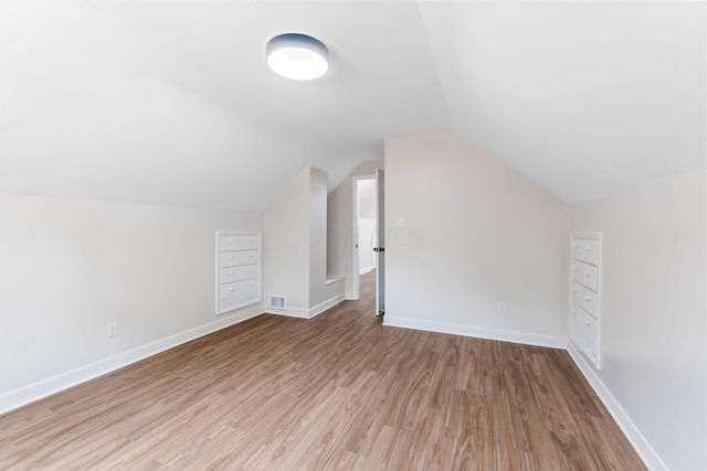 3920 Astor Ave, Columbus, OH 43227 - bonus room featuring light wood-type flooring and vaulted ceiling