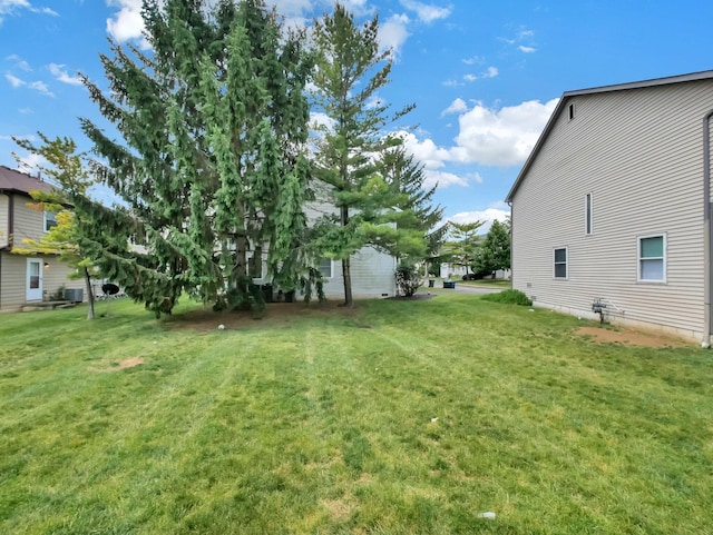 4809 King Albert Dr Unit 1A, Hilliard, OH 43026 - view of grassy yard