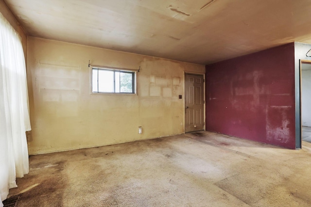 934-936 Kramer Ave, Columbus, OH 43212 - spare room with carpet flooring