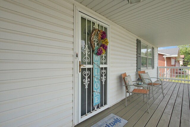 3101 Lewis Rd, Columbus, OH 43207 - view of porch