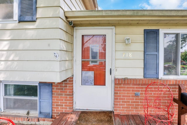 718 Bradwell Dr, Columbus, OH 43207 - doorway to property
