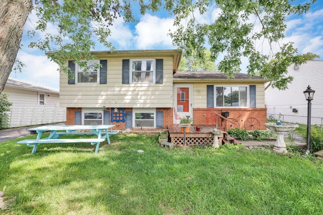 718 Bradwell Dr, Columbus, OH 43207 - split level home with brick siding