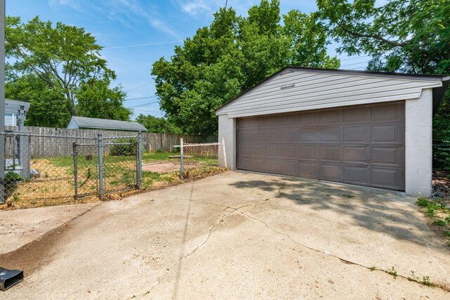 340 Danhurst Rd, Columbus, OH 43228 - view of detached garage