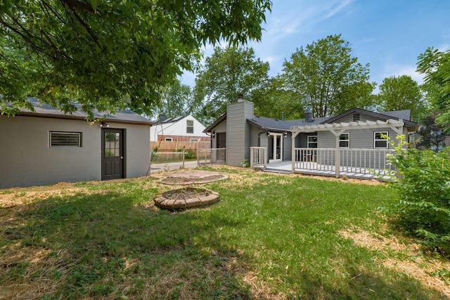 340 Danhurst Rd, Columbus, OH 43228 - view of yard with a wooden deck