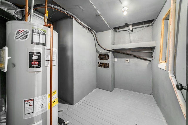 1908 Lost Valley Rd, Powell, OH 43065 - utility room featuring water heater