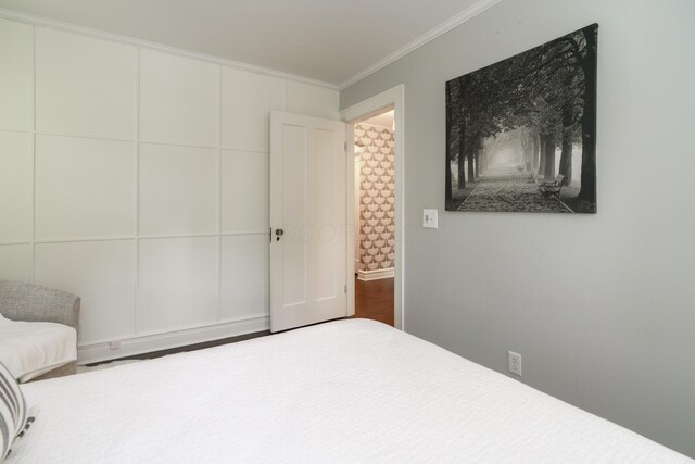 233 Preston Rd, Columbus, OH 43209 - bedroom with crown molding