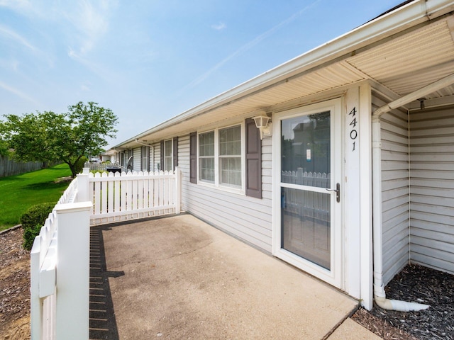 4401 Hammerton Dr Unit 13A, Columbus, OH 43228 - view of patio / terrace