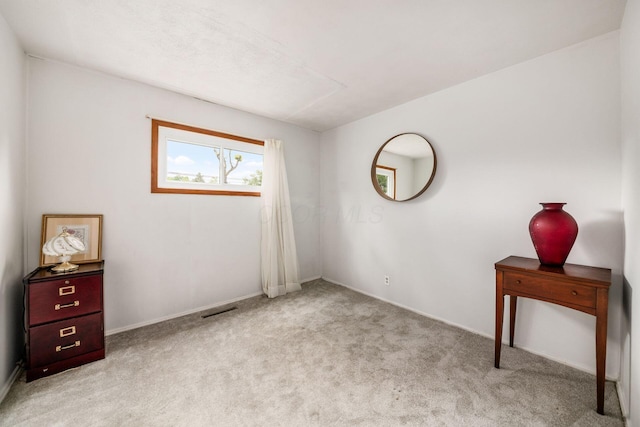 4388 Allen Dr, Columbus, OH 43213 - unfurnished room featuring carpet floors and baseboards