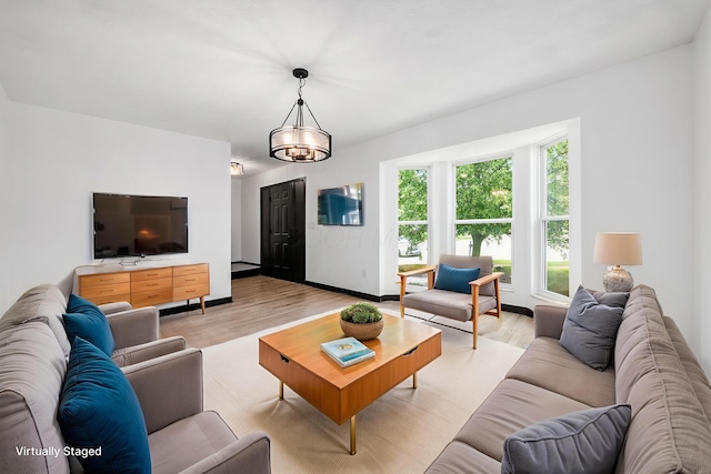 2840 Harnet Ct, Columbus, OH 43231 - living room featuring light wood-style floors