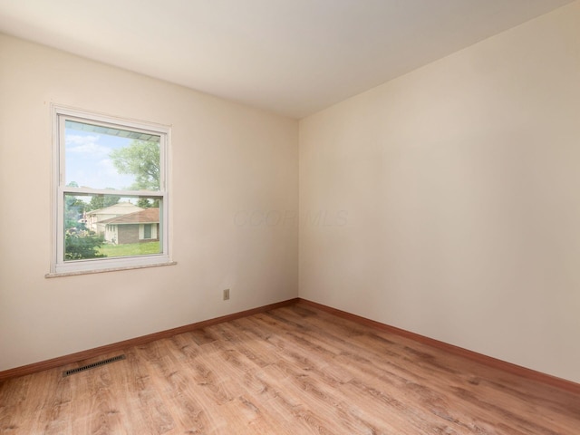 668 Kenilworth Ct, Columbus, OH 43230 - unfurnished room with light wood finished floors and baseboards