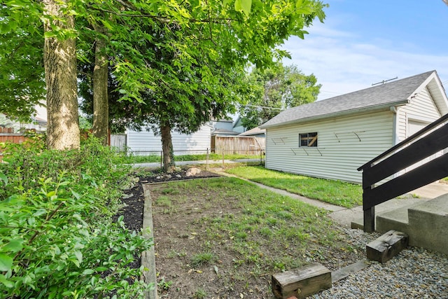 685 S Hague Ave, Columbus, OH 43204 - view of yard